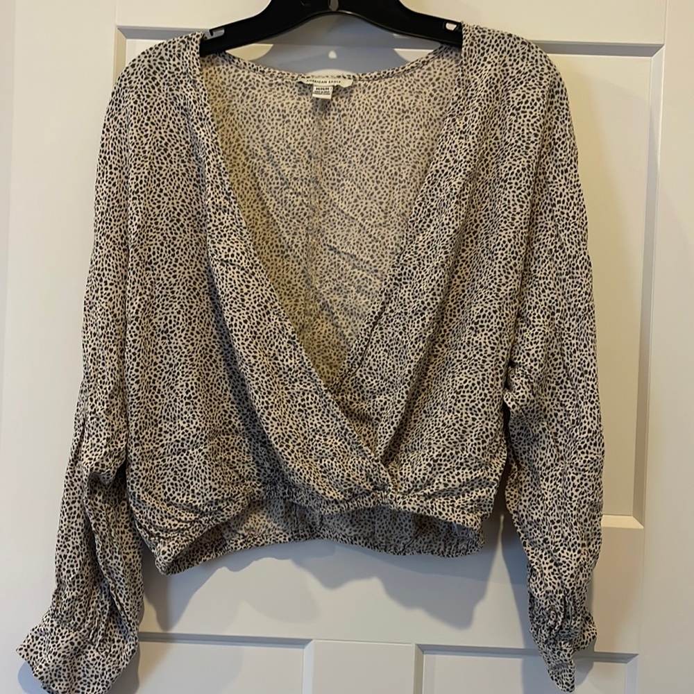 American Eagle Leopard print cross over top!